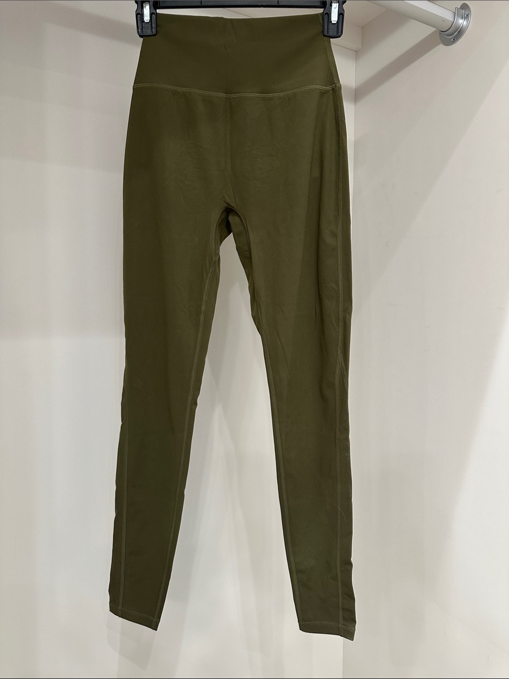 Buff bunny small Small  High-Waist Olive Green Leggings.  New